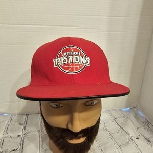 ADIDAS NBA DETROIT PISTONS BASKETBALL CAP RED BLACK AND WHITE TRIM SIZE 7 3/8